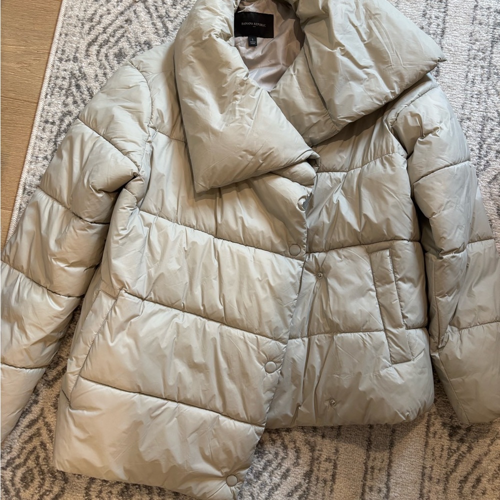 Banana Republic Women's Cream Puffer Jacket